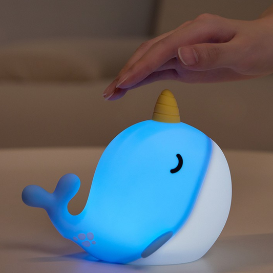 Bubi – a kíváncsi Bálna Éjjeli LED Lámpa