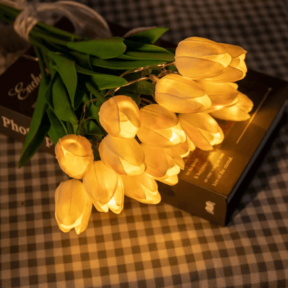 Örök Tulipán - Kézzel Készült Ragyogó Romantikus Tulipán Lámpa